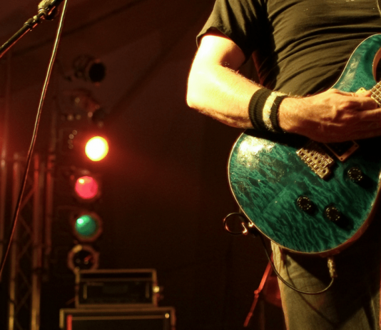 How to Craft An Excellent Band Pitch for 5 Different Types of Media Outlets Music Industry Weekly - band pitch