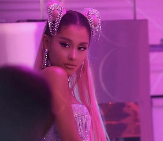 ARIANA GRANDE DRAPED IN DIAMONDS AND FUR IN HER NEWEST VIDEO “7 RINGS” – WATCH Ariana-Grande-7-Rings- MUSIC INDUSTRY WEEKLY
