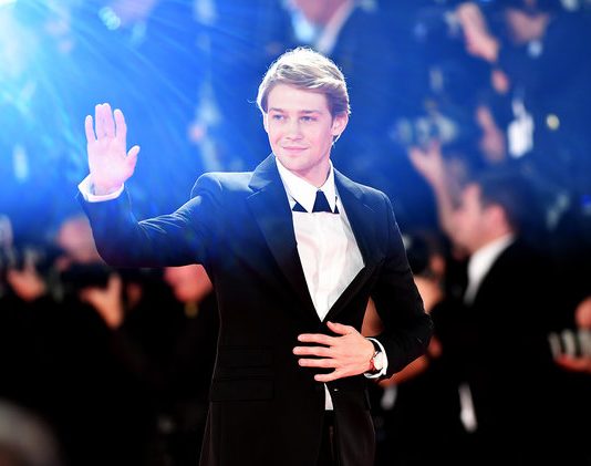 Alwyn Says it’s Normal to be “Oddly” Private About His Partnership with Taylor Swift