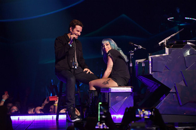 Lady Gaga and Bradley Cooper Perform “Shallow” in Las Vegas