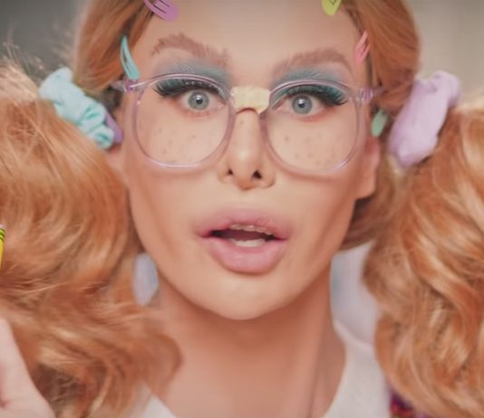Trinity the Tuck Taylor And building plots Revenge of the Nerds within New Video for ' I Call Shade': View