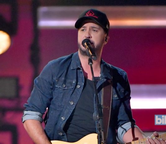 Luke Bryan, Carrie Underwood & More Will Perform at CMA Fest 2019 Luke Bryan - CMA Fest - Music Industry Weekly